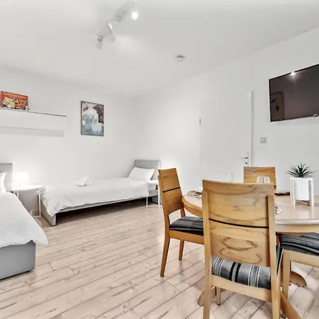 Amalfi A04 - Fur 4 P, Balkon & Smart Tv Appartement Bad Homburg vor der Höhe