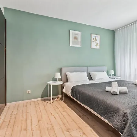 Amalfi A04 - Fur 4 P, Balkon & Smart Tv *